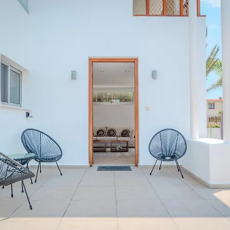 Seaside Hideaway Perivolia