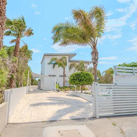 Seaside Hideaway Villa