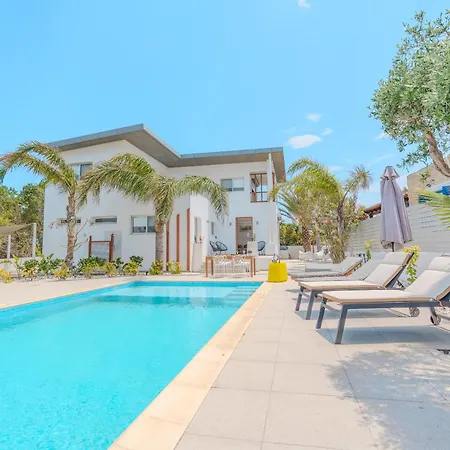Seaside Hideaway Perivolia