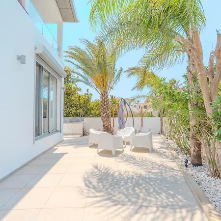 Seaside Hideaway *